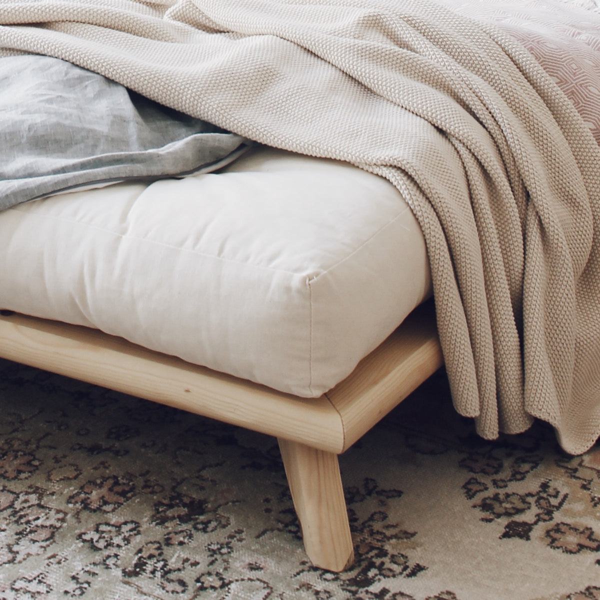 SENZA BED CLEAR LACQUERED QUEEN SIZE