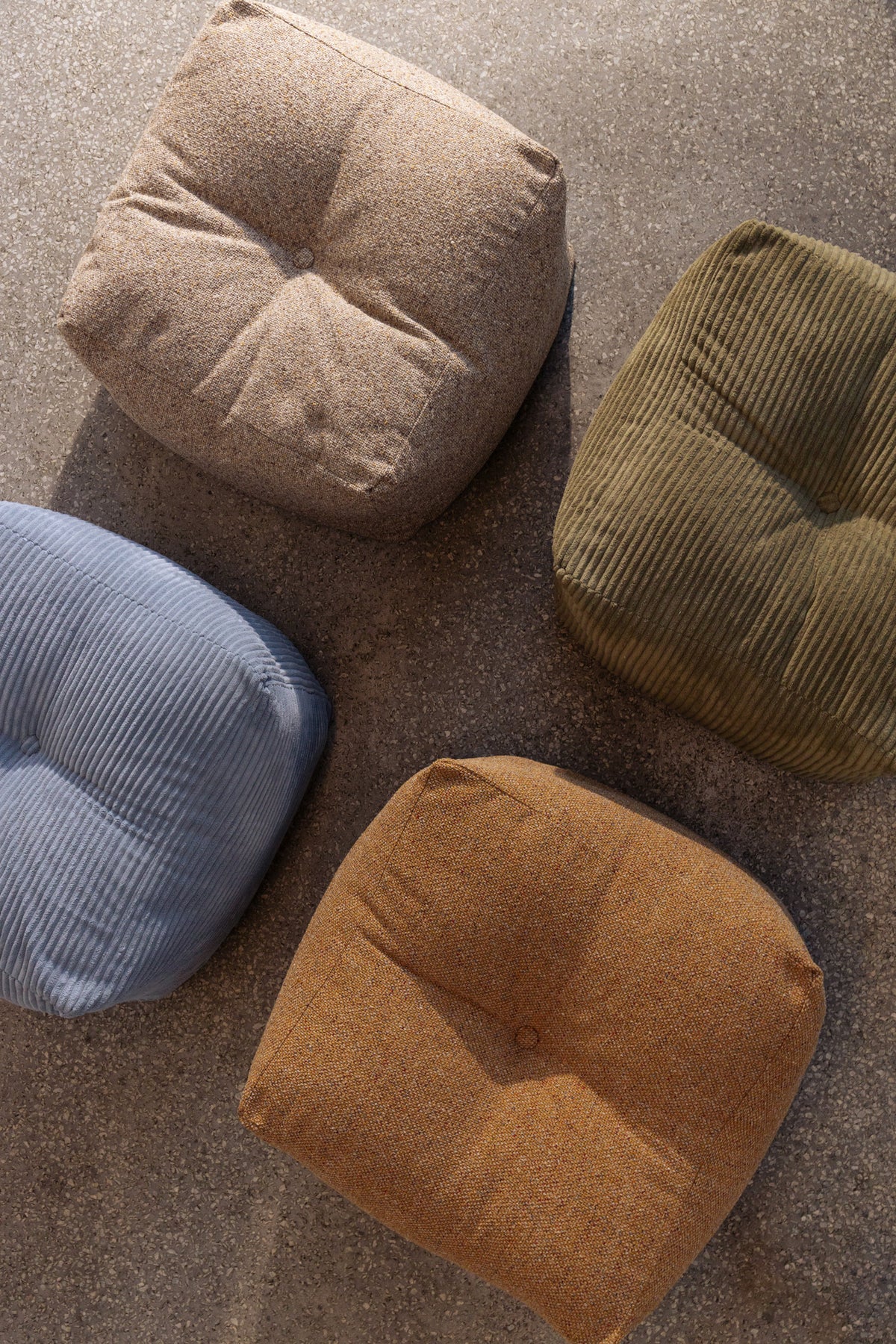 BUDDY POUF GOLDEN OCHRE