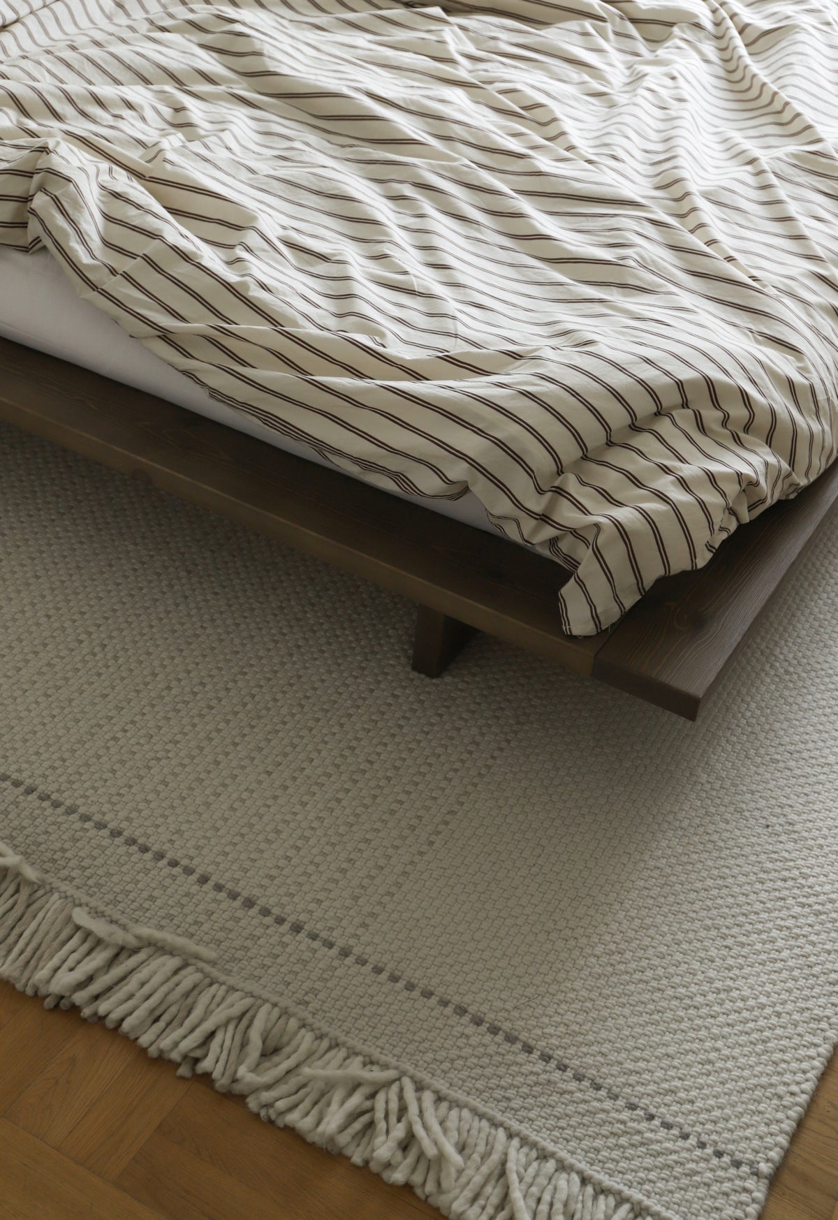 JAPAN BED CAROB BROWN 120 X 200