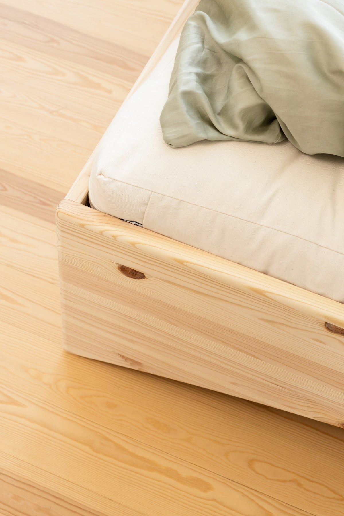ORBIT BED RAW 160 X 200