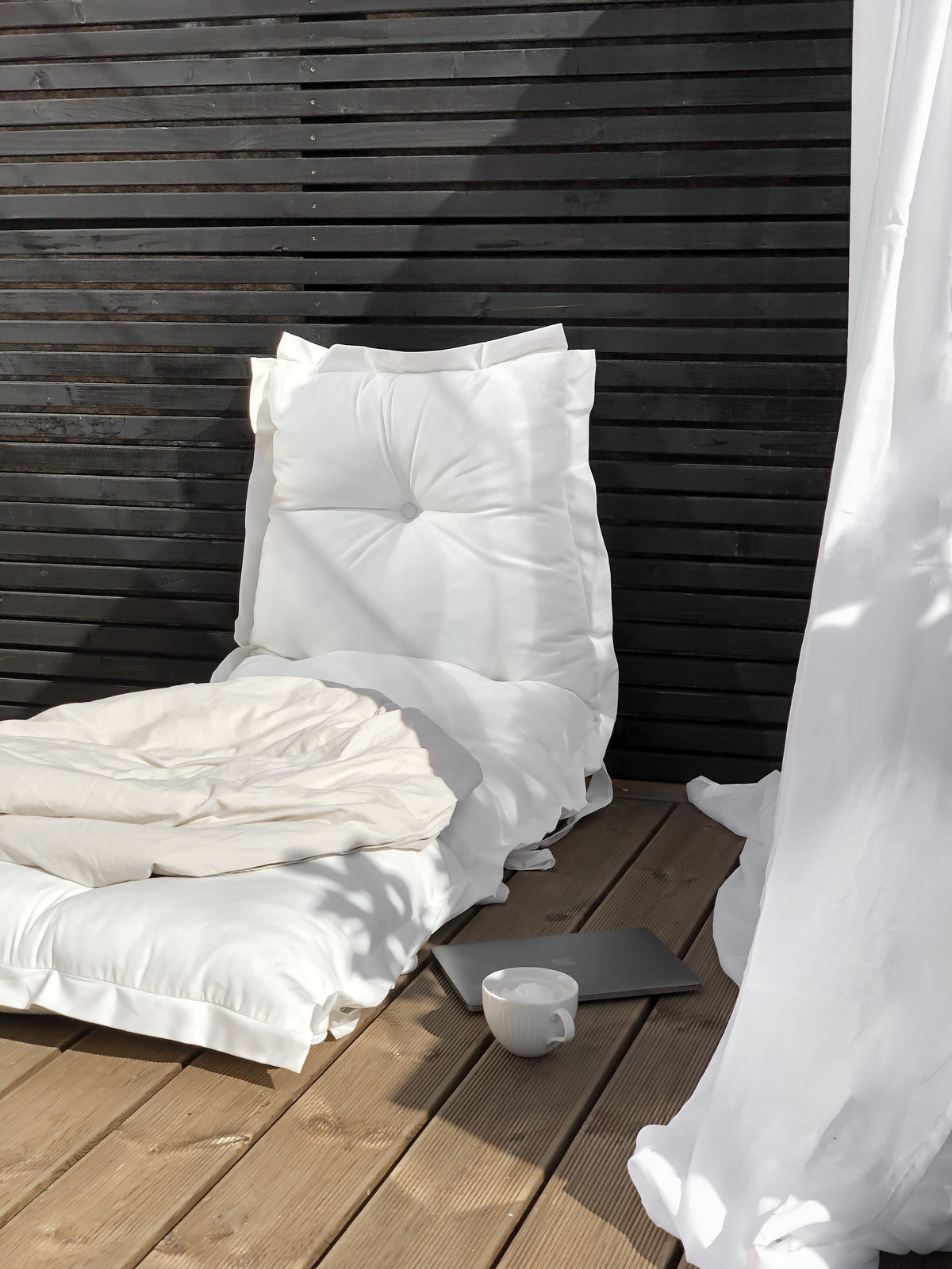 SIT AND SLEEP OUT™ WHITE