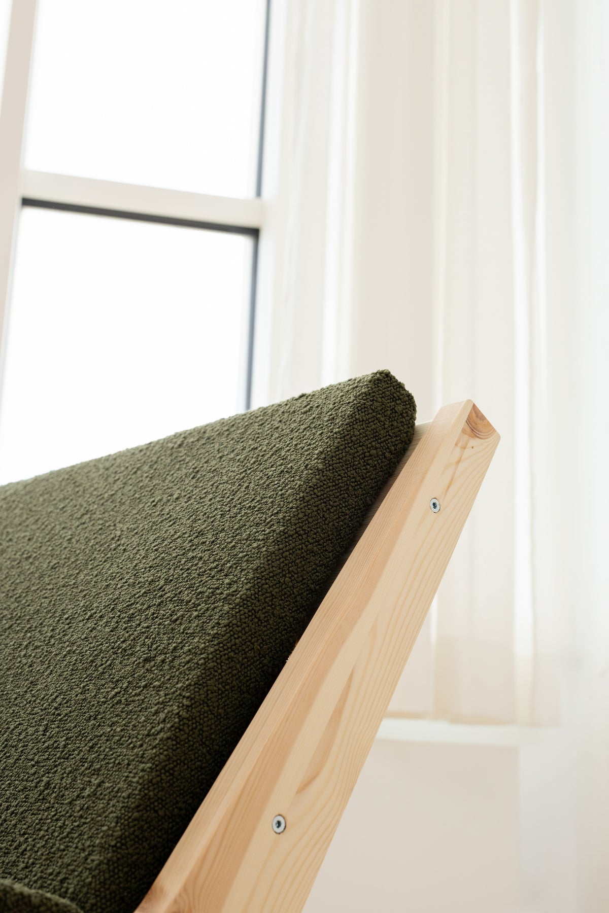 SWAY LOUNGE CHAIR RAW W. PEBBLE BEIGE MATTRESS