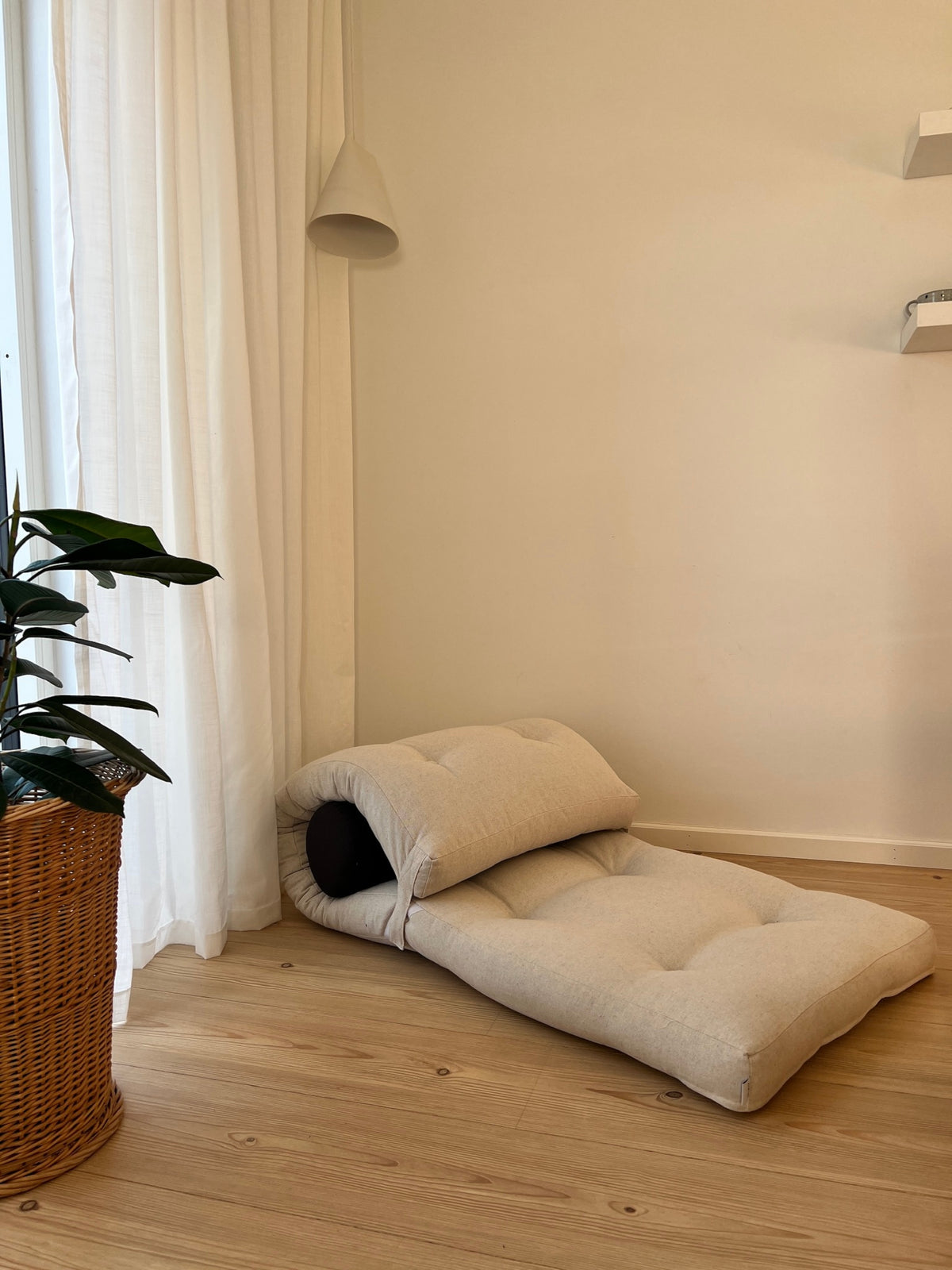 EMBALLER MARRON AVEC 1 COUSSIN GRIS FONCÉ