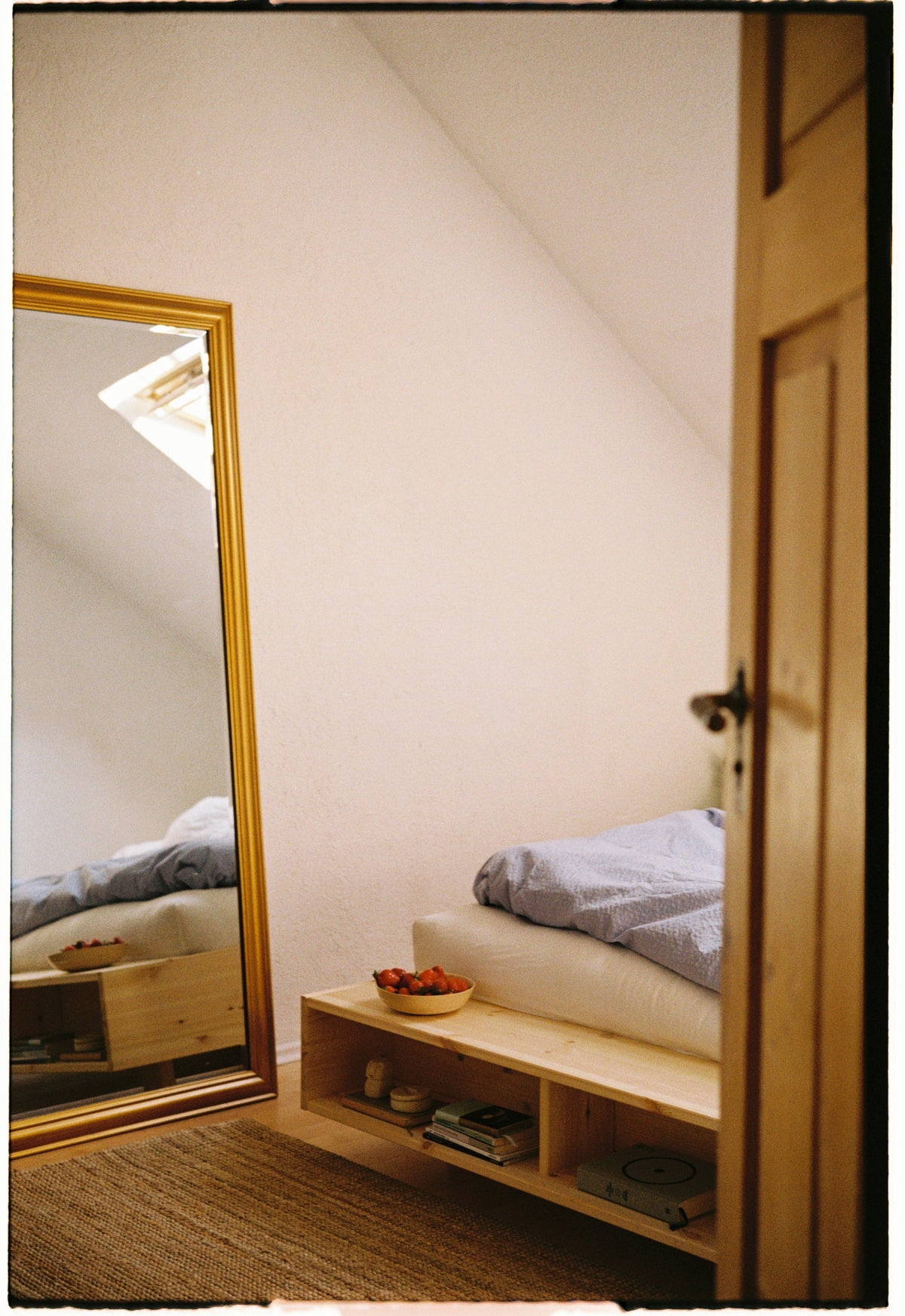 MERGE BED RAW 120 x 200