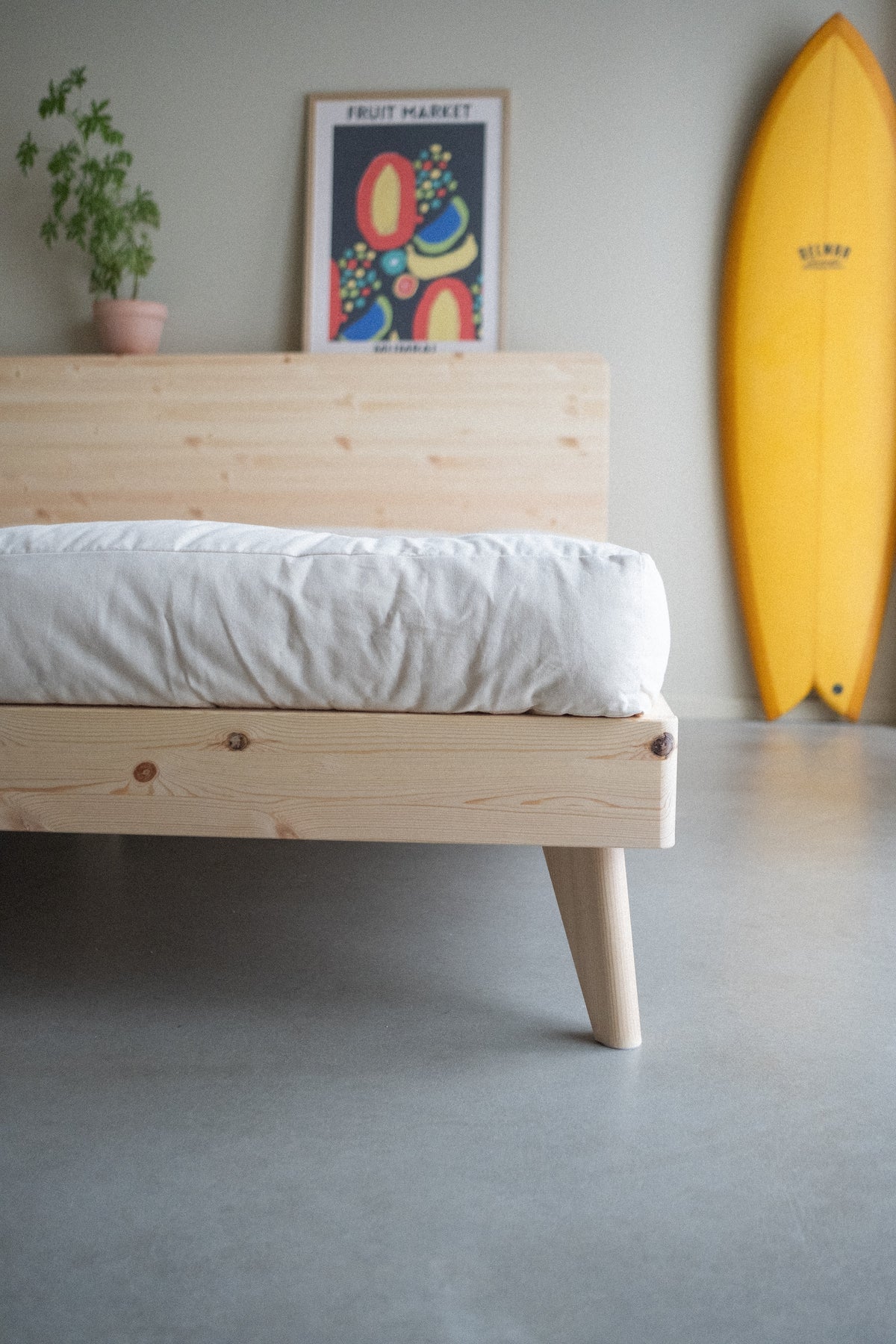RETREAT BED CLEAR LACQUERED 180 X 200