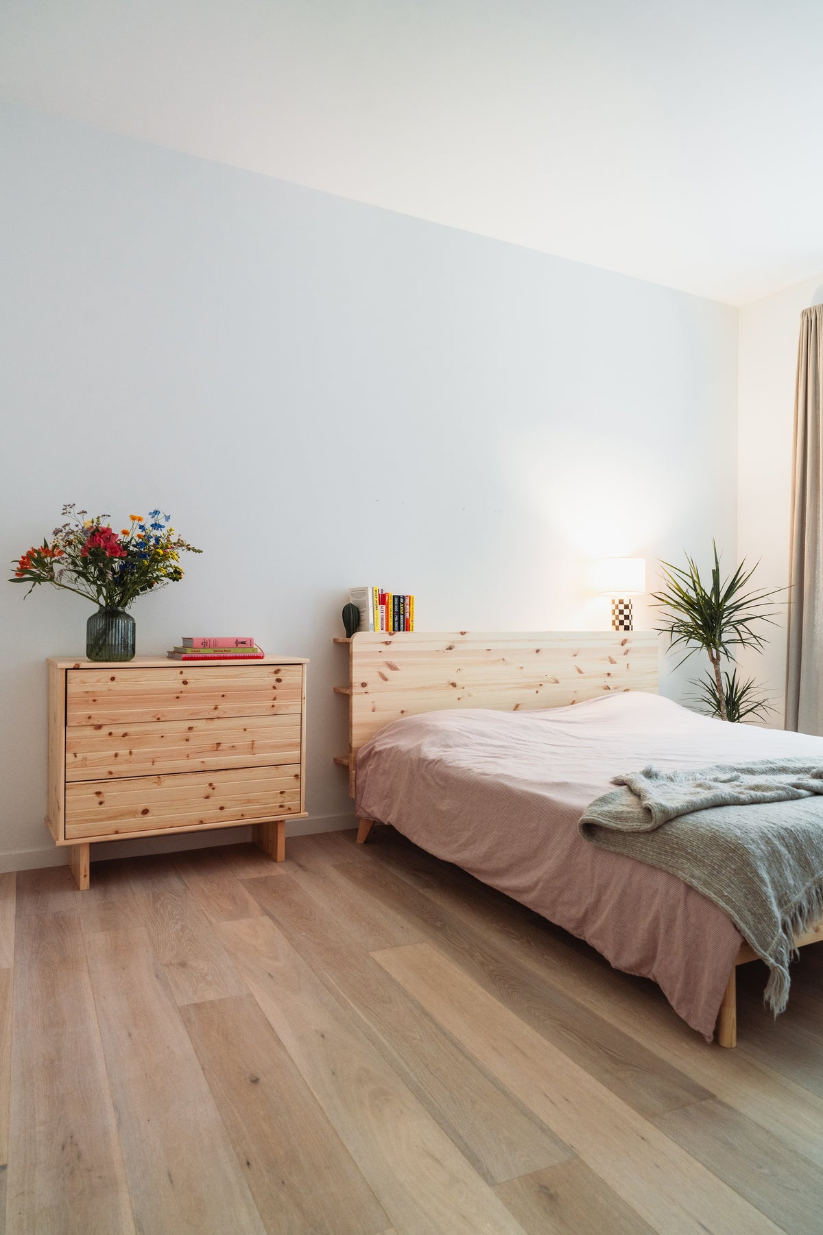 RETREAT BED CAROB BROWN 140 X 200