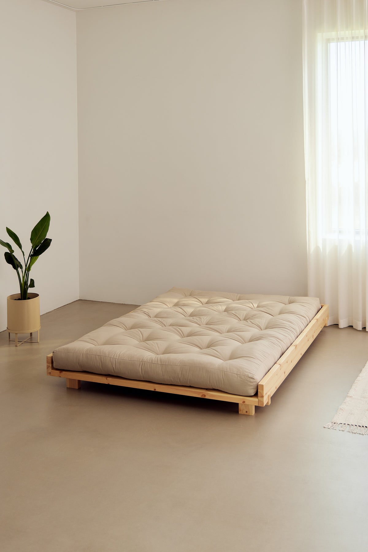 SOCIAL BED CAROB BROWN 140 X 200 W. 2 PCS BACK RESTS AND 2 PCS SIDE TABLES