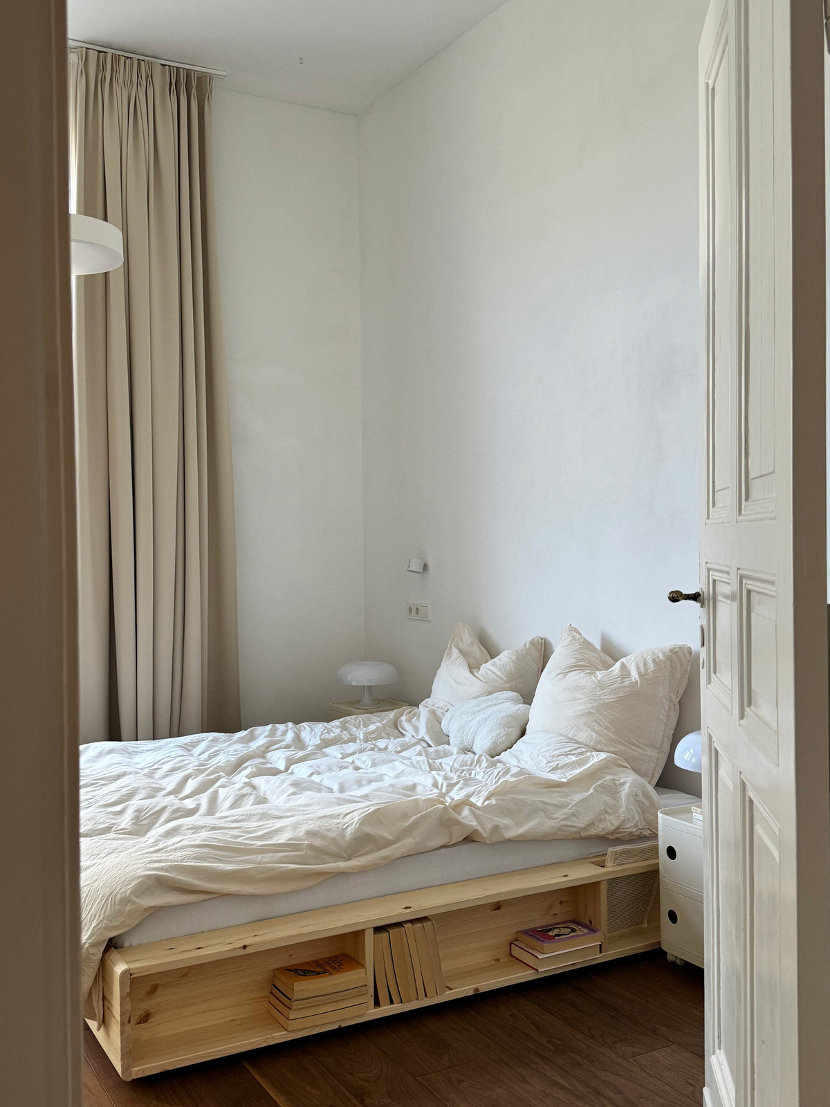 ZIGGY BED CLEAR LACQUERED QUEEN SIZE
